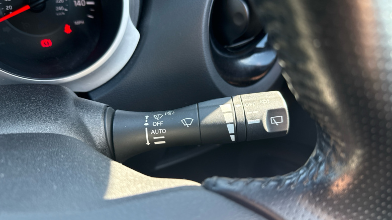 Nissan Juke 1.5 dCi Tekna 5dr Diesel Hatchback